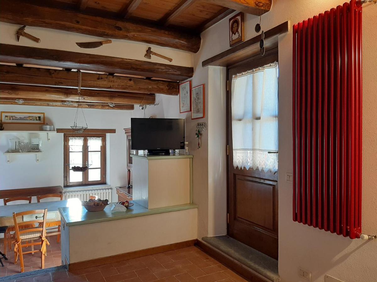 Deliziosa Casetta Sull'Appennino Toscano Montefegatesi Bagian luar foto
