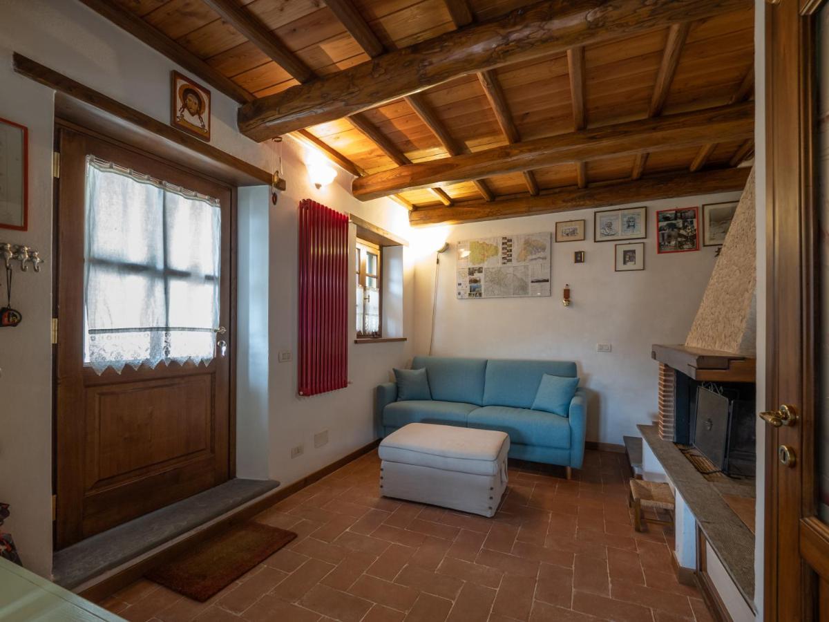Deliziosa Casetta Sull'Appennino Toscano Montefegatesi Bagian luar foto
