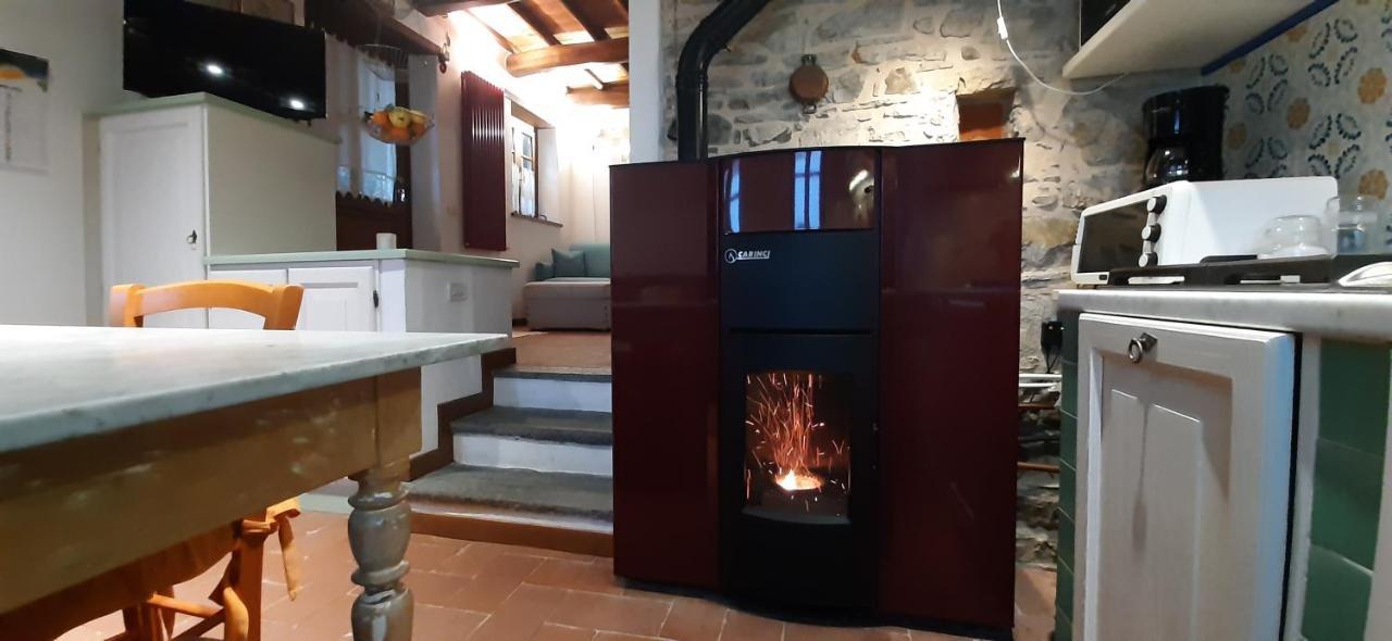 Deliziosa Casetta Sull'Appennino Toscano Montefegatesi Bagian luar foto